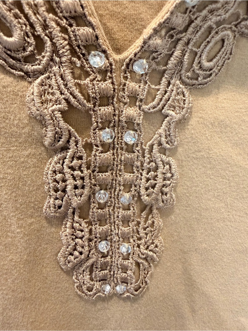Chico’s Size 0 Small Camel Embellished V Neck Long Sleeve Top - Picture 2 of 7